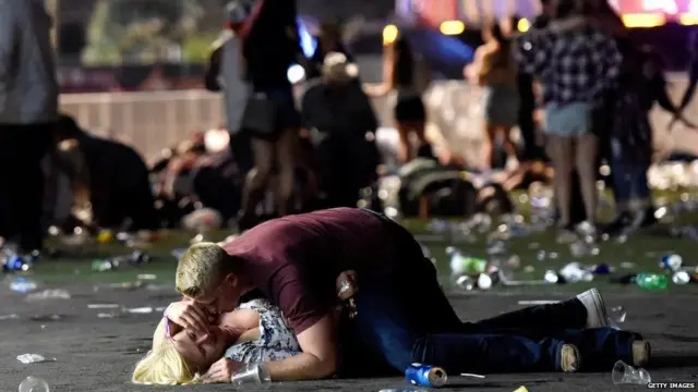 મૃત મહિલા અને એક પુરૂષ