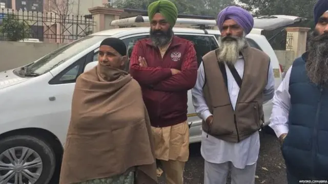 जगतारसिंगचं कुटुंबीय कोर्टाच्या बाहेर प्रतीक्षा करताना