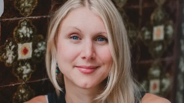 Кейти Фишер уйкусуздукту жеңүүгө жардам берген кесипкөй насаатчы