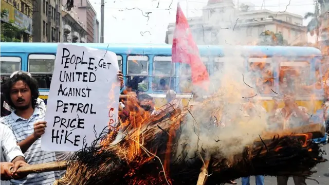 பெட்ரோல் விலை உயர்வு