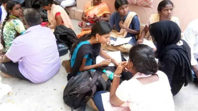 நீட் தேர்வு: 15 லட்சம் மாணவர்கள், 154 மையங்கள்