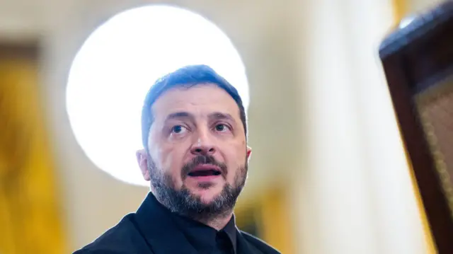 2025年8月18日,烏克蘭總統澤連斯基在美國華盛頓特區白宮東廳與歐洲領導人舉行多邊會晤時發表演說。