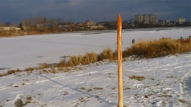Кол в городе Канске, устанлвленный местным художником в качестве памятника Ивану Грозному