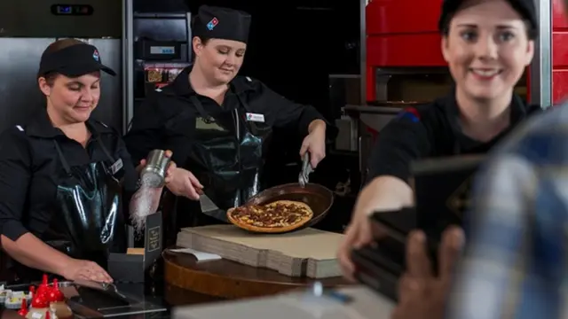 Dominos service in Oz