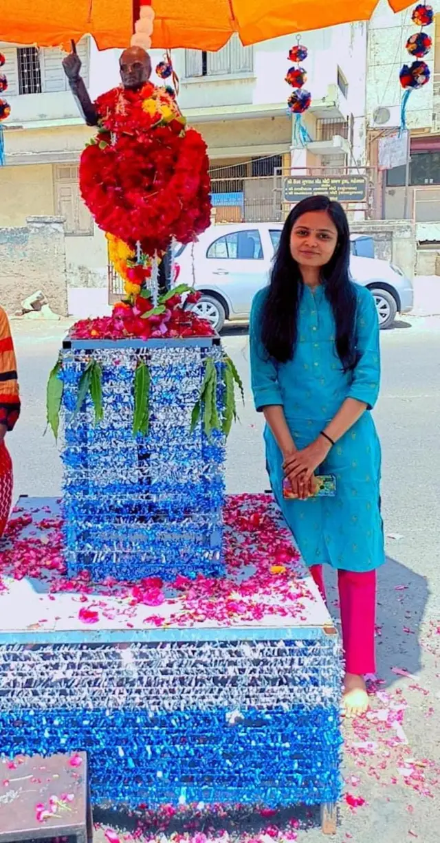 બીબીસી ગુજરાતી, ગુજરાત, અમદાવાદ, ફૂટપાથ શાળા, ફૂટપાથ સ્કૂલ, કમલ પરમાર, દલિત, દલિત યુવાનો બન્યા સરકારી અધિકારી,