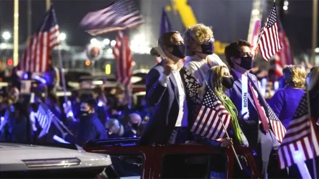 Awọn alatilẹyin Joe Biden n se ajọyọ