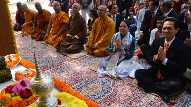 Đây không phải là lần đầu một lãnh đạo cao cấp Việt Nam đến thăm ngôi đền này. Hồi tháng 10/2014, cựu thủ tướng Nguyễn Tấn Dũng cũng tới đền Mahabodhi cùng phu nhân.