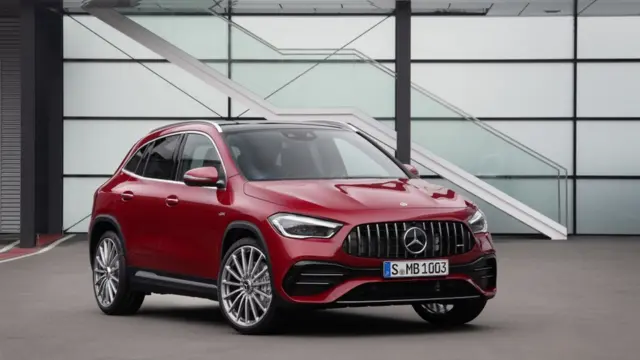 شتاب قوی‌ترین مدل GLA حدود پنج ثانیه و حداکثر سرعتش ۲۵۰ کیلومتر در ساعت است