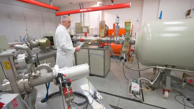 Laboratorium penanggalan radioaktif.