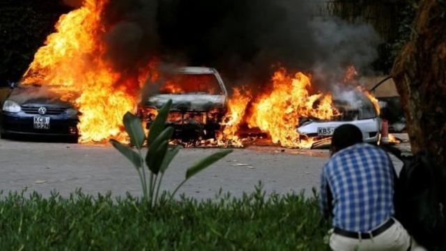 รถยนต์ถูกไฟไหม้ในกรุงไนโรบี