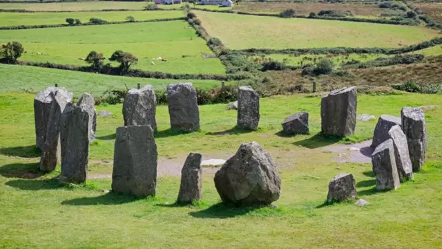 Коло кам'яних брил