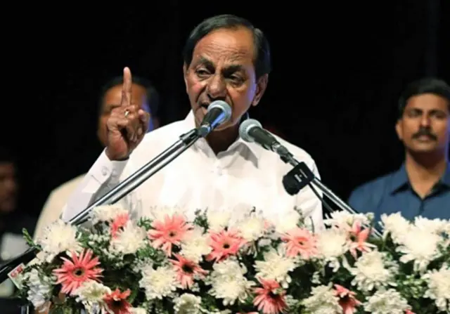 તેલંગણાના મુખ્ય મંત્રી કે ચંદ્રશેખર રાવે શનિવારે વડા પ્રધાન નરેન્દ્ર મોદી પર લોકશાહી અને સંઘીય વ્યવસ્થાની હત્યા કરવાનો આરોપ લગાવ્યો છે