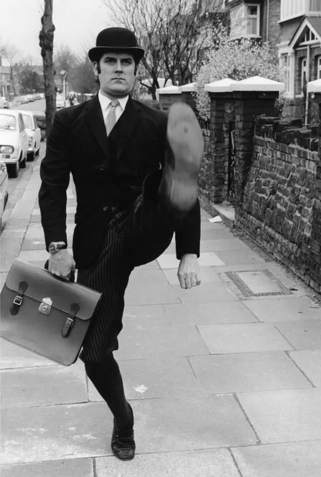 "Министерство дурацких походок Монти Пайтон", кадр из фильма