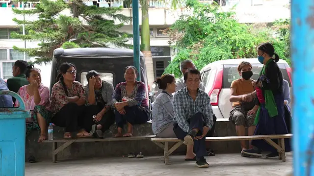 मैतेईबहुल खो-यातल्या हजारोंची पावलं चुराचांदपूरकडे वळली.