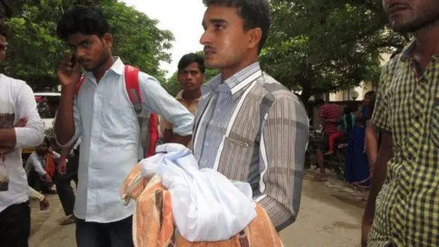 गोरखपुर में बच्चों की मौतें