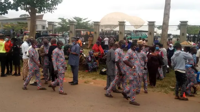 Awọn aṣoju ọmọ ẹgbẹ nibudo idibo abẹle APC