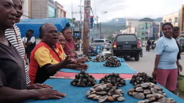 hari air sedunia, papua, hutan perempuan, hari hutan, kerang