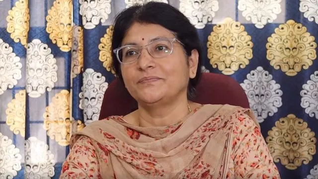 असिस्टेंट प्रोफ़ेसर मधु धवानी