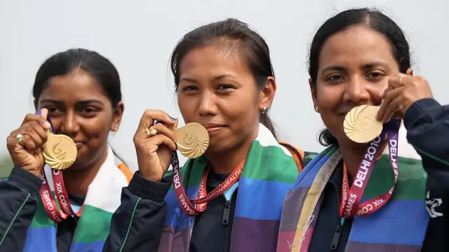 தடைகளை தாண்டி விளையாட்டில் சாதிக்கும் இந்திய வீராங்கனைகள்