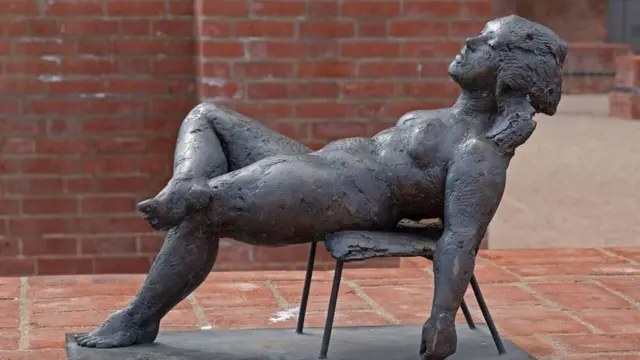 لماذا يحب الألمان التعرّي في الأماكن العامة؟