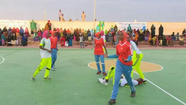 Tartanka koleyga gabdhaha