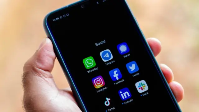 تطبيقات التواصل الاجتماعي