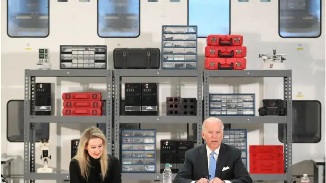 Элизабет Холмс Джо Байден