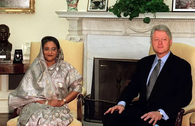 হোয়াইট হাউজে বিল ক্লিনটনের সাথে বৈঠক করেন শেখ হাসিনা