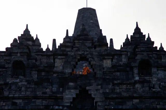 ਜਾਵਾ ਵਿੱਚ 9ਵੀਂ ਸਦੀ ਦਾ ਬੋਰੋਬੁਦੁਰ ਬੋਧੀ ਮੰਦਰ।
