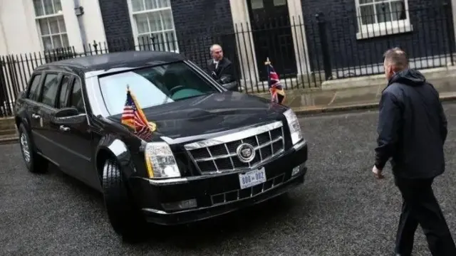 अमेरिकन राष्ट्राध्यक्ष वापरत असलेली लिमोझिन कार अतिशय खास आहे.