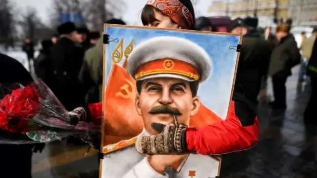 دا وروستیو کلونو کې د داسې روسیانو شمېر ډېر شوی چې د جوزیف اسټالین په هکله مثبت نظر لري.