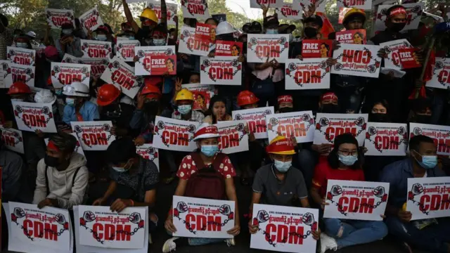 အာဏာသိမ်းပြီးနောက် ပေါ်ပေါက်ခဲ့တဲ့ CDM လုပ်ရှားမှု ဆန္ဒပြပွဲမြင်ကွင်း