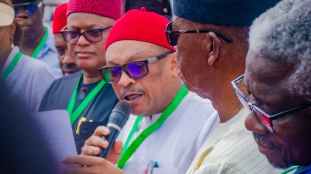 Mgbe ọ na-ekele ndị họpụtara ya