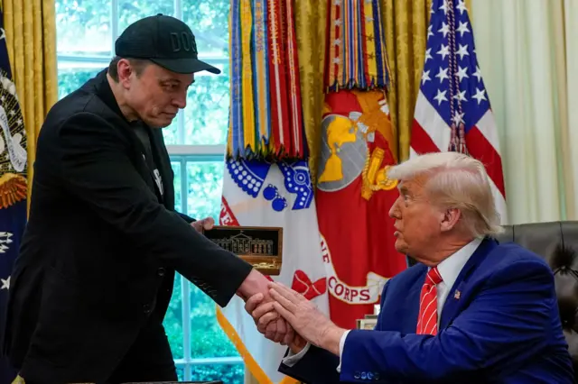 Musk e Trump apertaram as mãos na Casa Branca