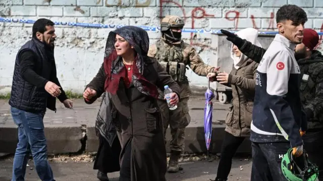 ব্যাপক এই ধ্বংসযজ্ঞের মধ্যে নিখোঁজ নিকটজনকে খুঁজে বেড়াচ্ছেন অনেকেই।