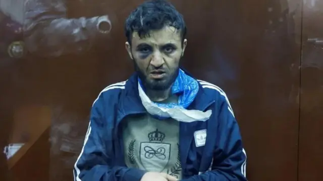 Dalerdzhon Mirzoyev, mmoja wa washukiwa, alifika mahakamani akiwa na majeraha yanayoonekana