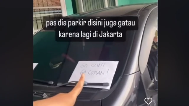 parkir mobil