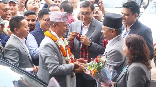 ऊर्जामन्त्री दीपक खड्का