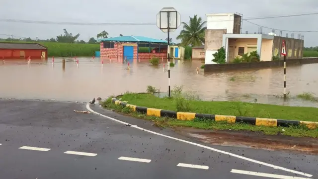 कोल्हापुरात रस्त्यावर पाणी