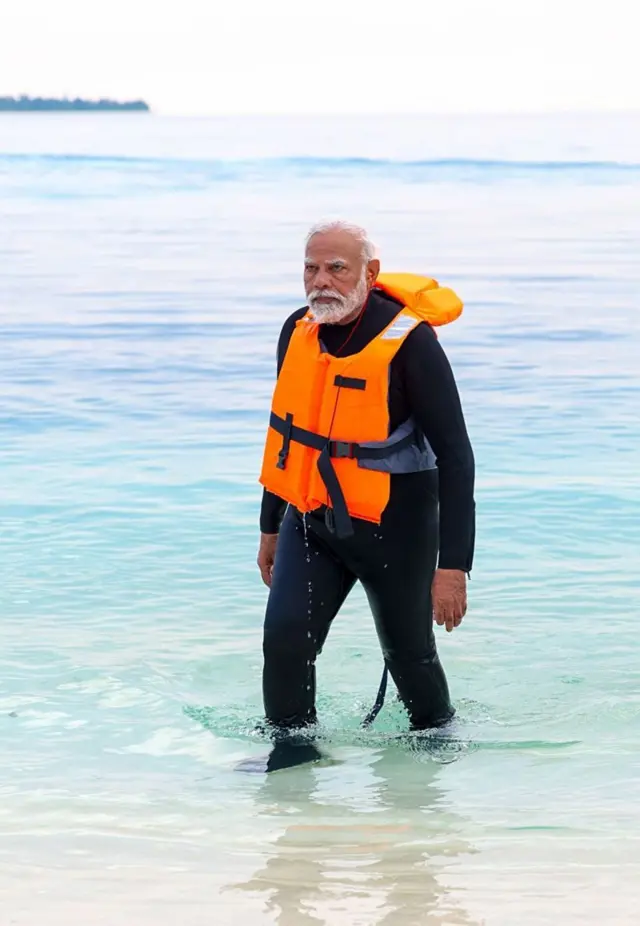 लक्षद्वीपमध्ये नरेंद्र मोदी 