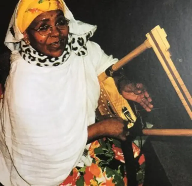 ጸሓይቱ በራኺ