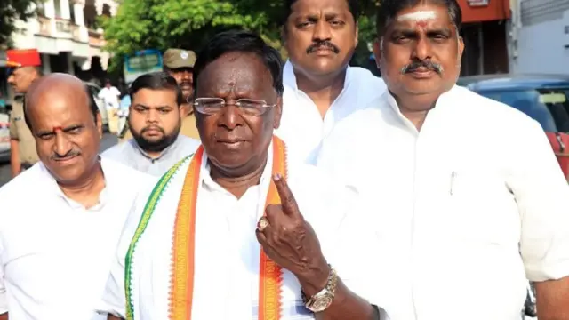 புதுச்சேரி முதலமைச்சர் நாராயணசாமி