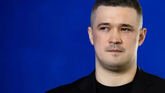 Федоров на синем фоне