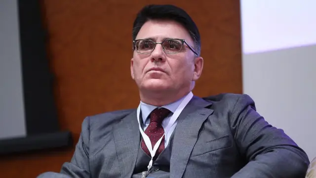 Александр Жаров