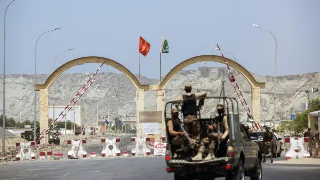 चीन की बलूचिस्तान में कई महत्वाकांक्षी परियोजनाएं चल रही हैं