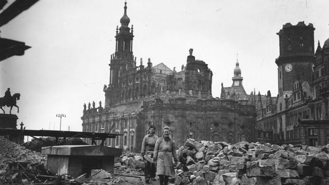 Imagen de Dresde en 1946 que muestra los efectos del bombardeo