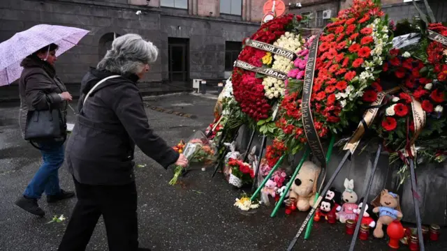 Стихийный мемориал