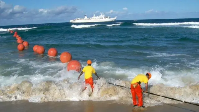 Soomaaliya waxaa laga isticmaalaa illaa afar fiilo oo Fiber Optics ah