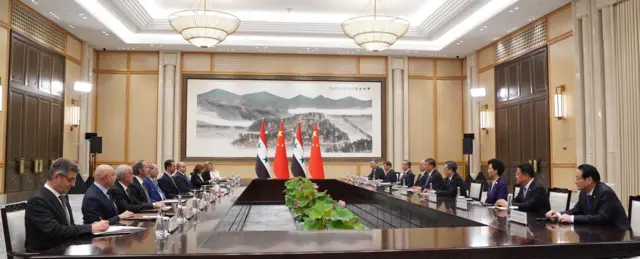 خلال اللقاء بين الرئيسين