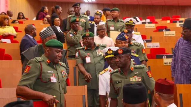 Oge ndị isi ọrụ nchekwa gara na Sịneti ka e mee ha nnyocha.